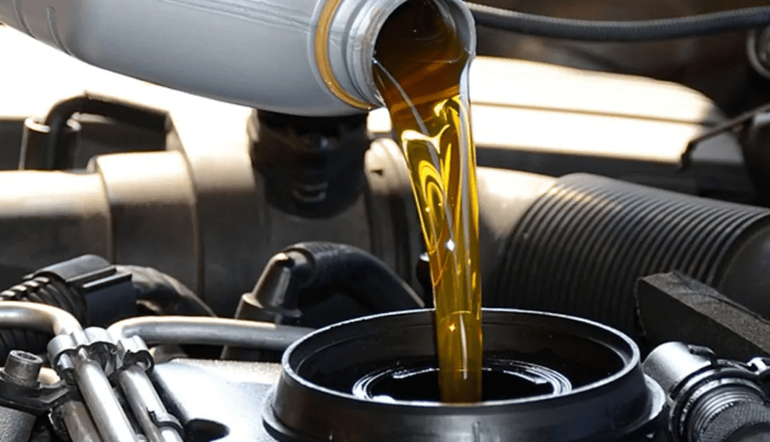 Označenie na motorovom oleji? Čo znamenajú čísla na oleji a ako sa v nich vyznať?