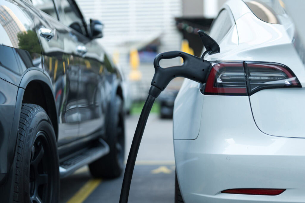 Ako fungujú hybridné motory a frekvencia výmeny oleja v hybridných vozidlách